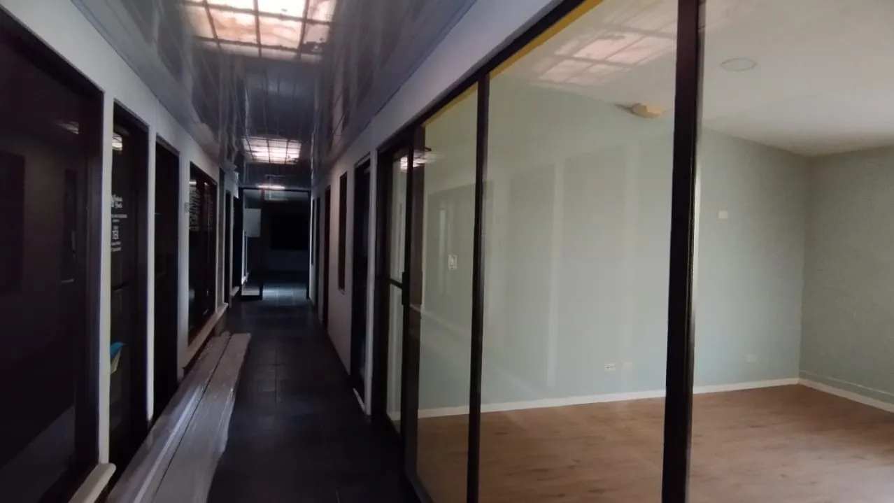 Prime Corner Commercial Building in Jaco - image 14