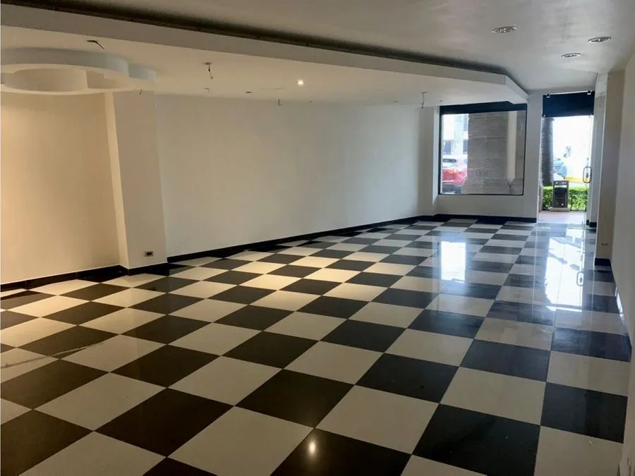 Local comercial en alquiler - image 1