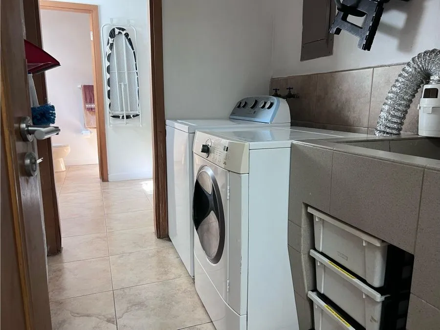 Selling a Beautiful Condominium in Santa Ana Centro - image 13