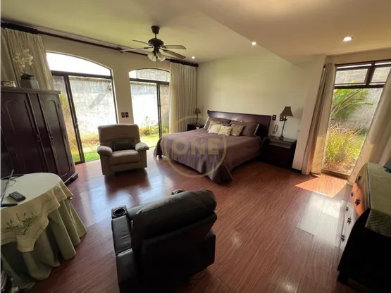 Elegant Residence in Alajuela - image 8