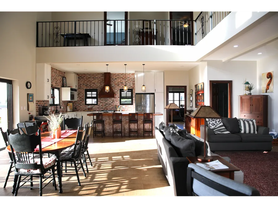 For Sale: Exclusive Luxury Residence in Gated Community – Santa Ana - image 4