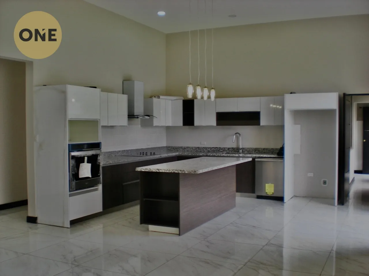 Modern House in Residencial, Real Cariari - image 2