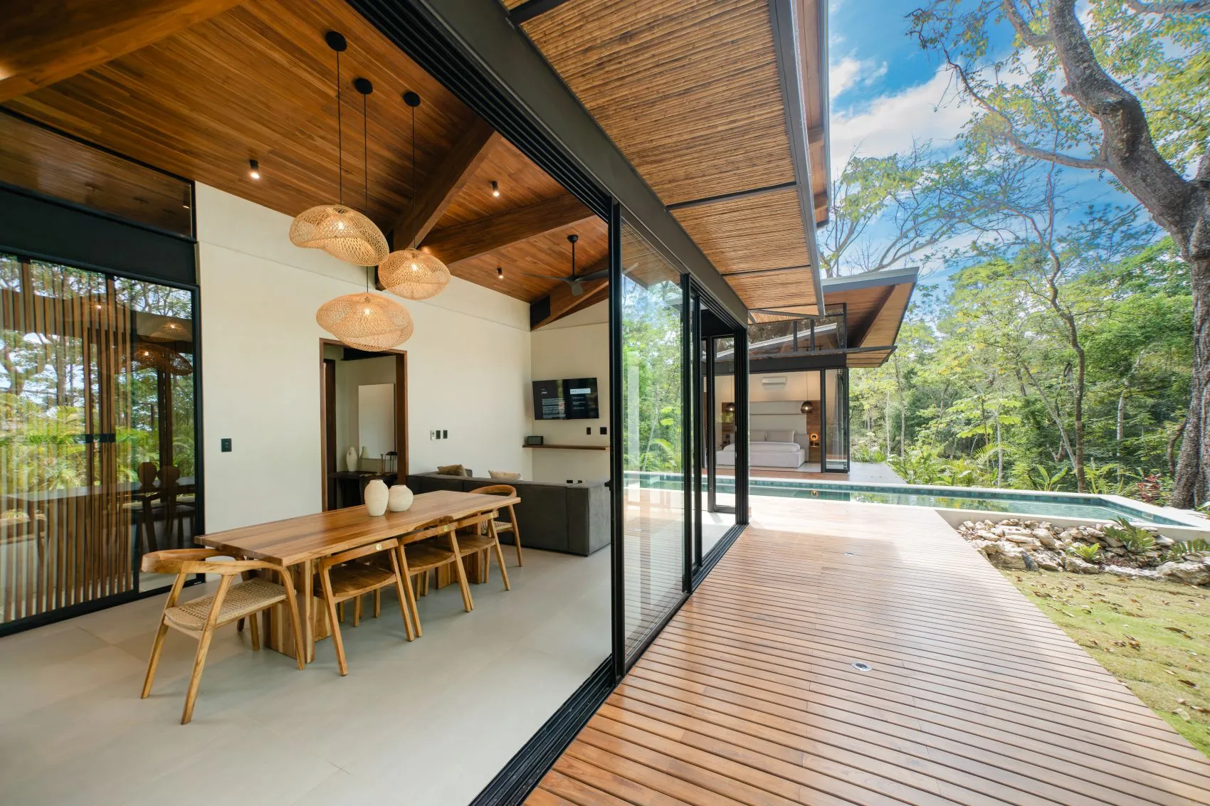 Luxury Villa for Sale in Santa Teresa – Exclusive Tropical Retreat - image 8