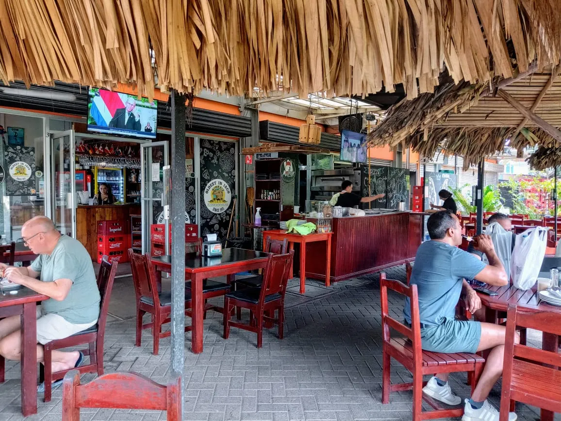 Jacó’s Iconic Italian Restaurant - image 9