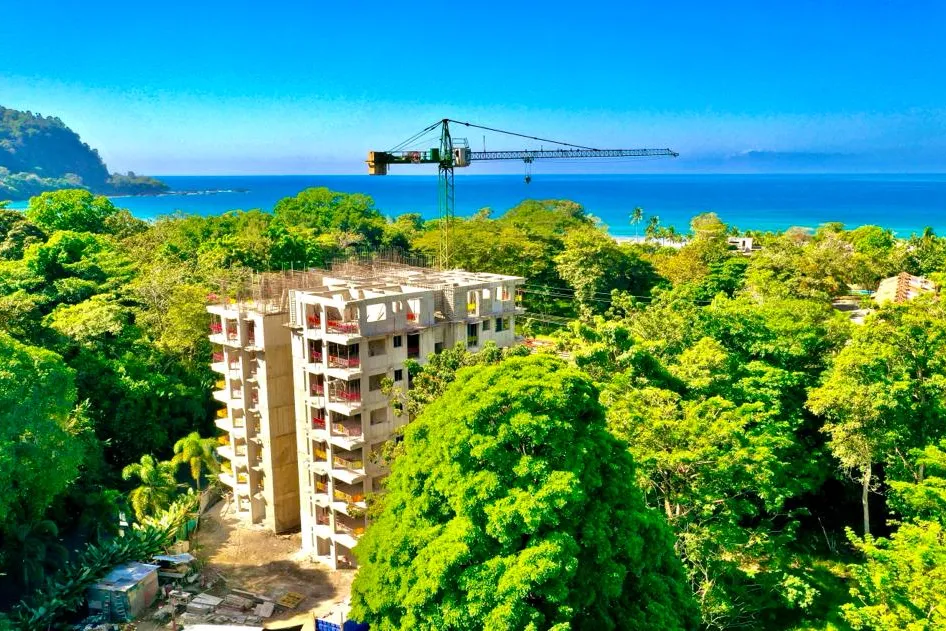 Torres del Mar, Condominuin - image 8