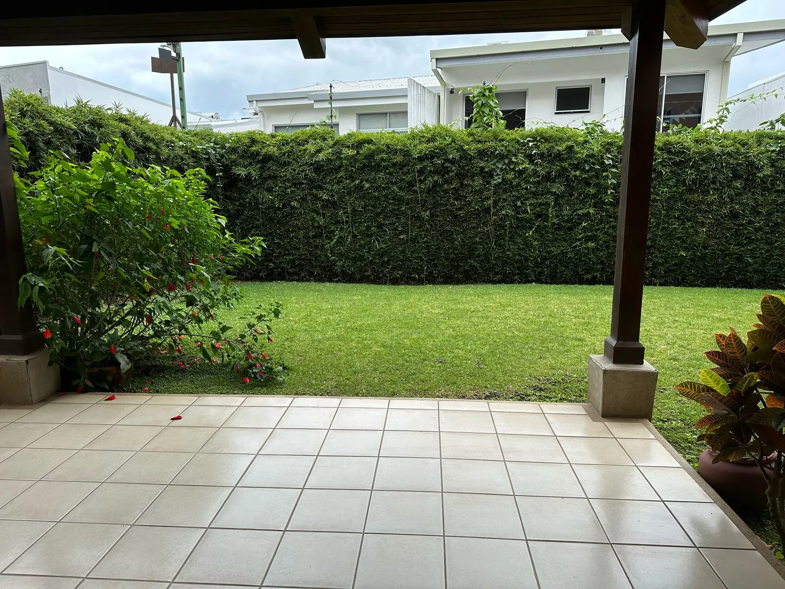 3-Bed Home Town House for rent in Condominium in Santa Ana - image 2