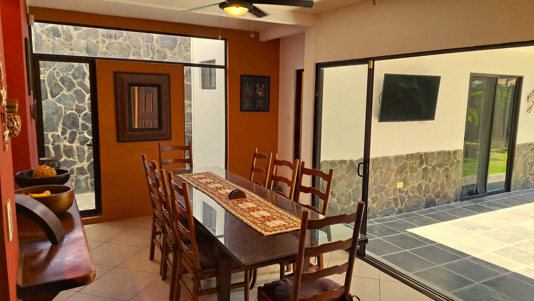 4-bedroom Detached Home with large Backyard near downtown Jacó - image 13