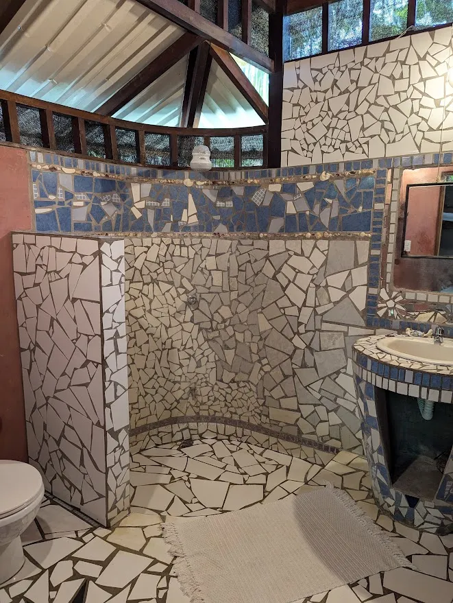 Bed and Breakfast 4 bungalows 2 duplex cabinas pool walking distance to the beach in Santa Teresa - image 14