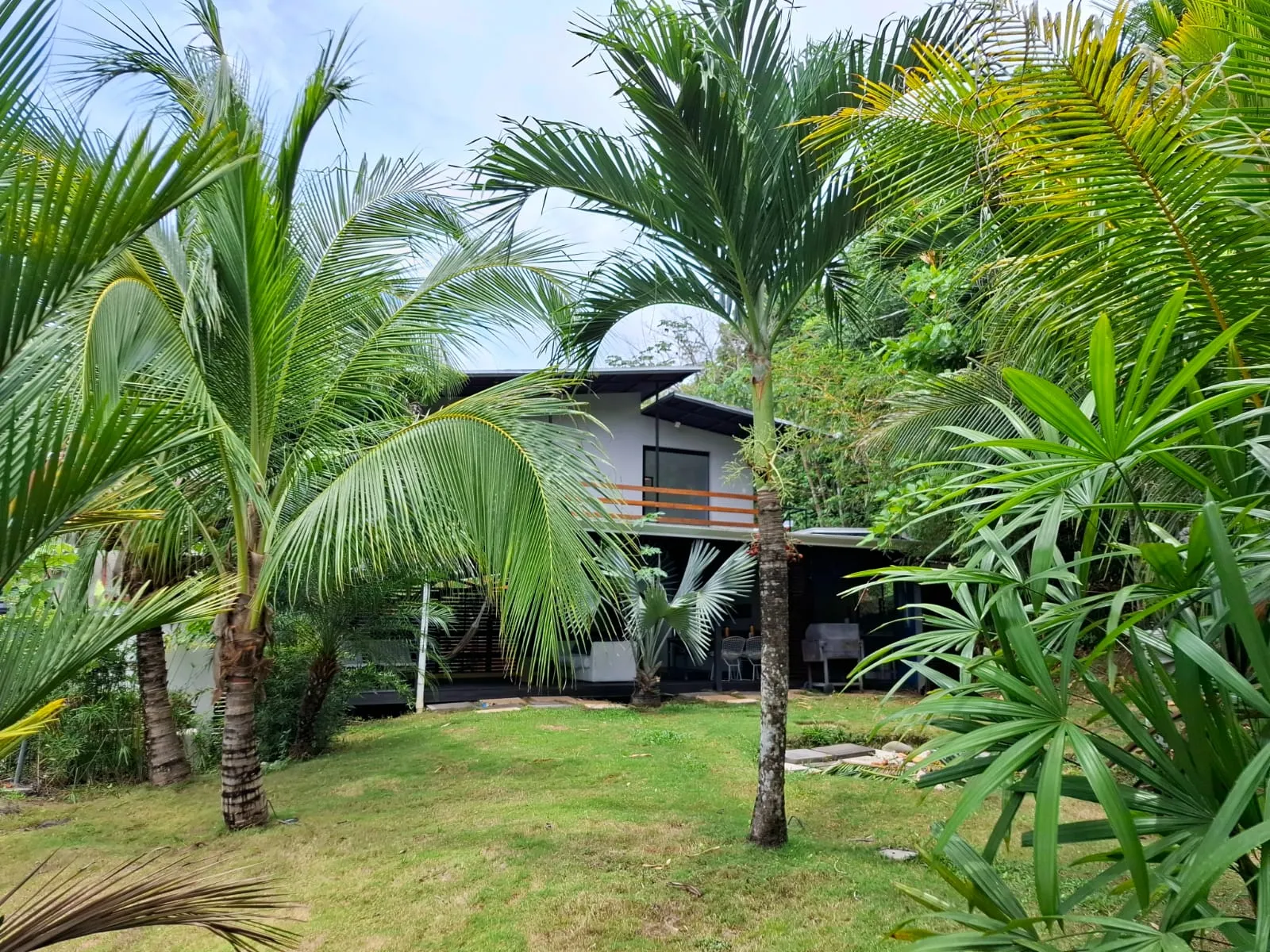 Open-Concept Gem in Herradura Near Nature & Marina - image 9