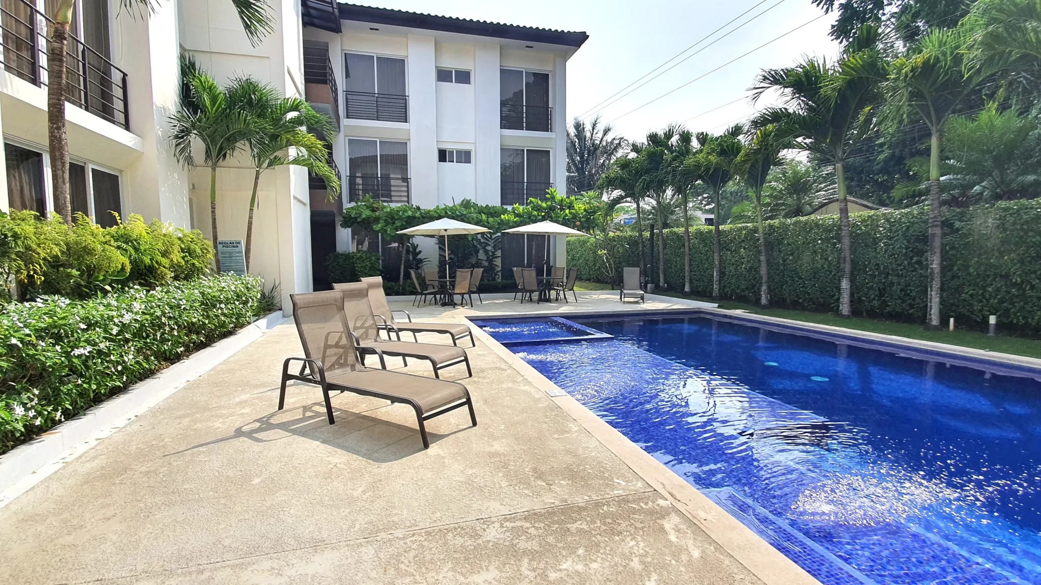 Charming Apartment for Sale in La Floresta, Herradura - image 3