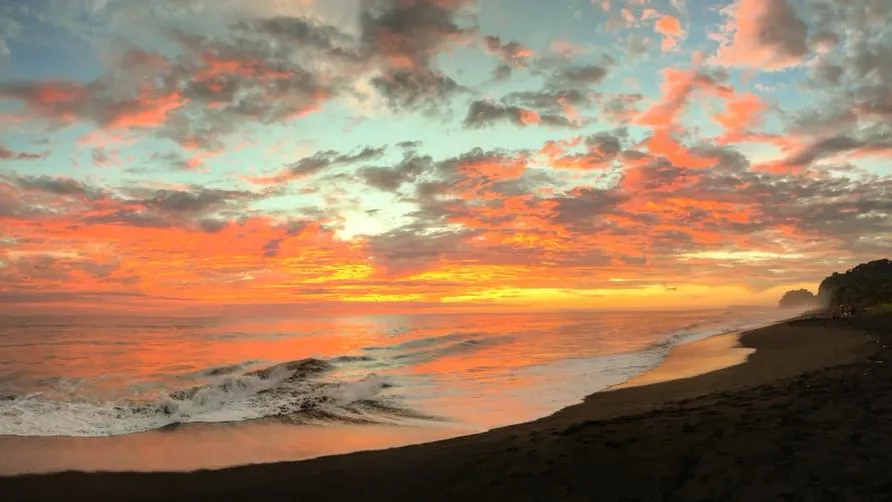 Hermosa Clouds Retreat: Best Views of Central Pacific (Home with Guest Cabins) - image 8