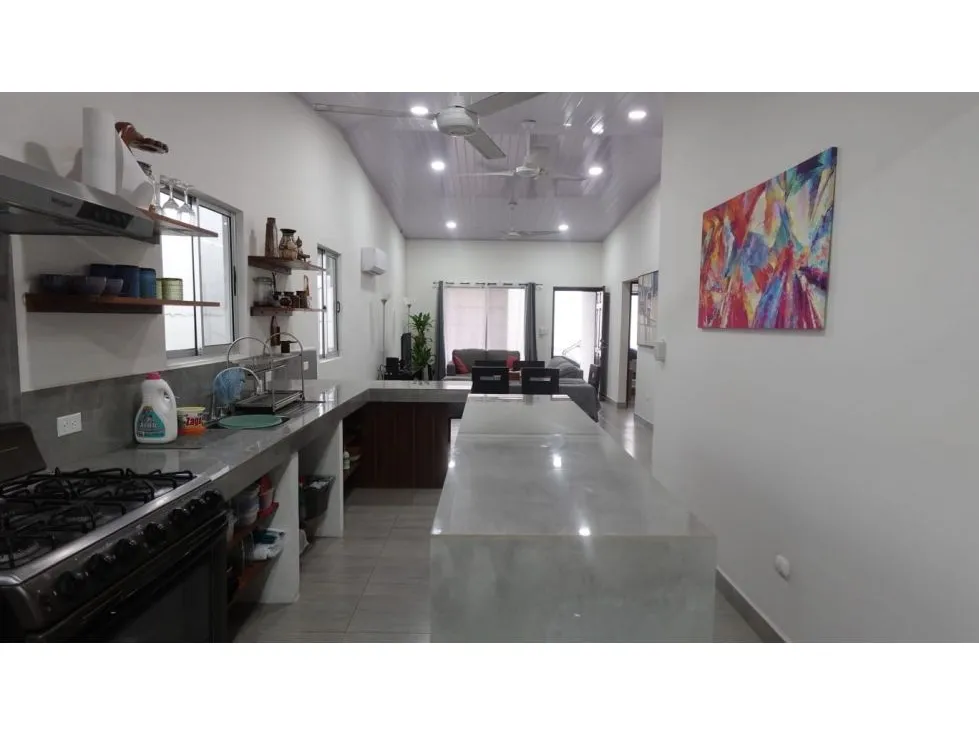  Newly Renovated House With a Prime Location in Jaco Town - image 11