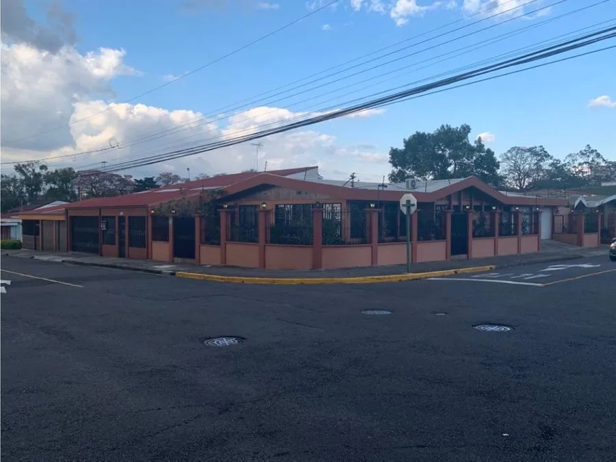 FULLY FURNISHED ONE-LEVEL HOUSE FOR RENT IN LA FAVORITA, ROHRMOSER - image 4