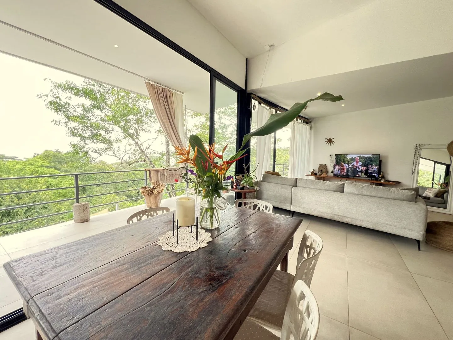 3 bedroom villa, 2 appartments with breathtaking ocean view in Santiago de Hermosa - image 3