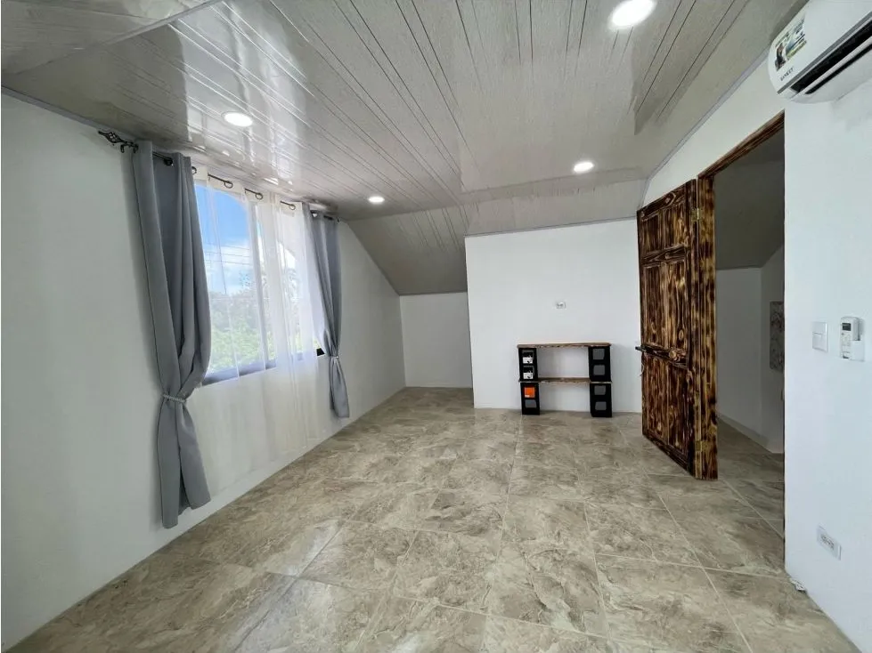 Great House In Los Angeles, Parrita - image 2