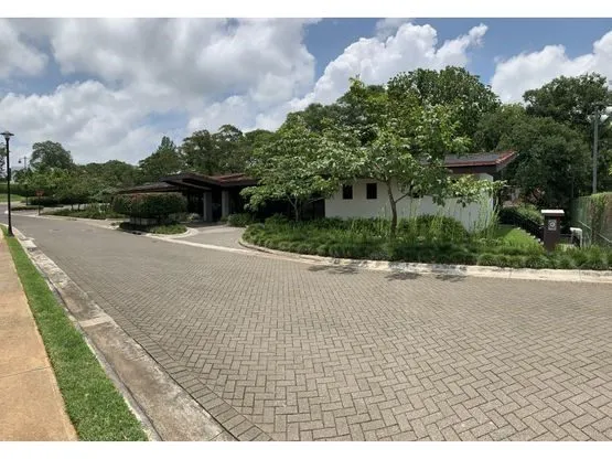 Contemporary House in Hacienda Espavel - image 14