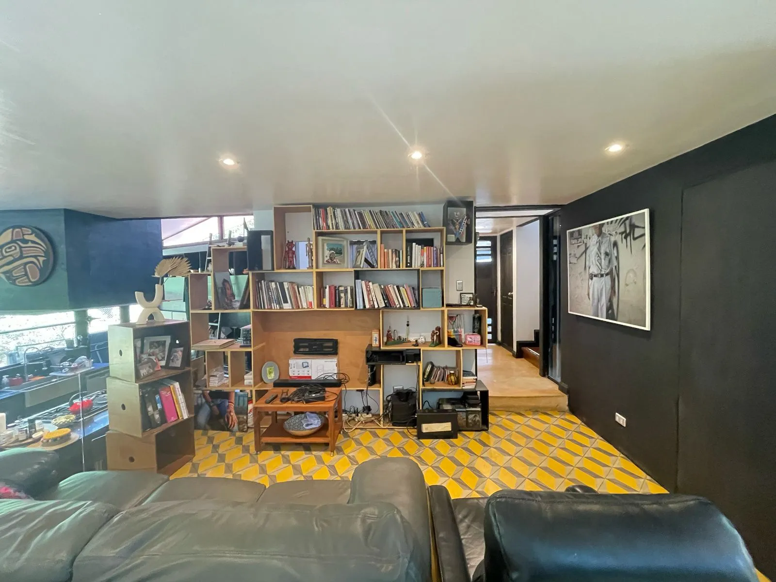 FOR SALE: Modern and Bright Home in Ciudad Colón, Surrounded by Nature - image 6