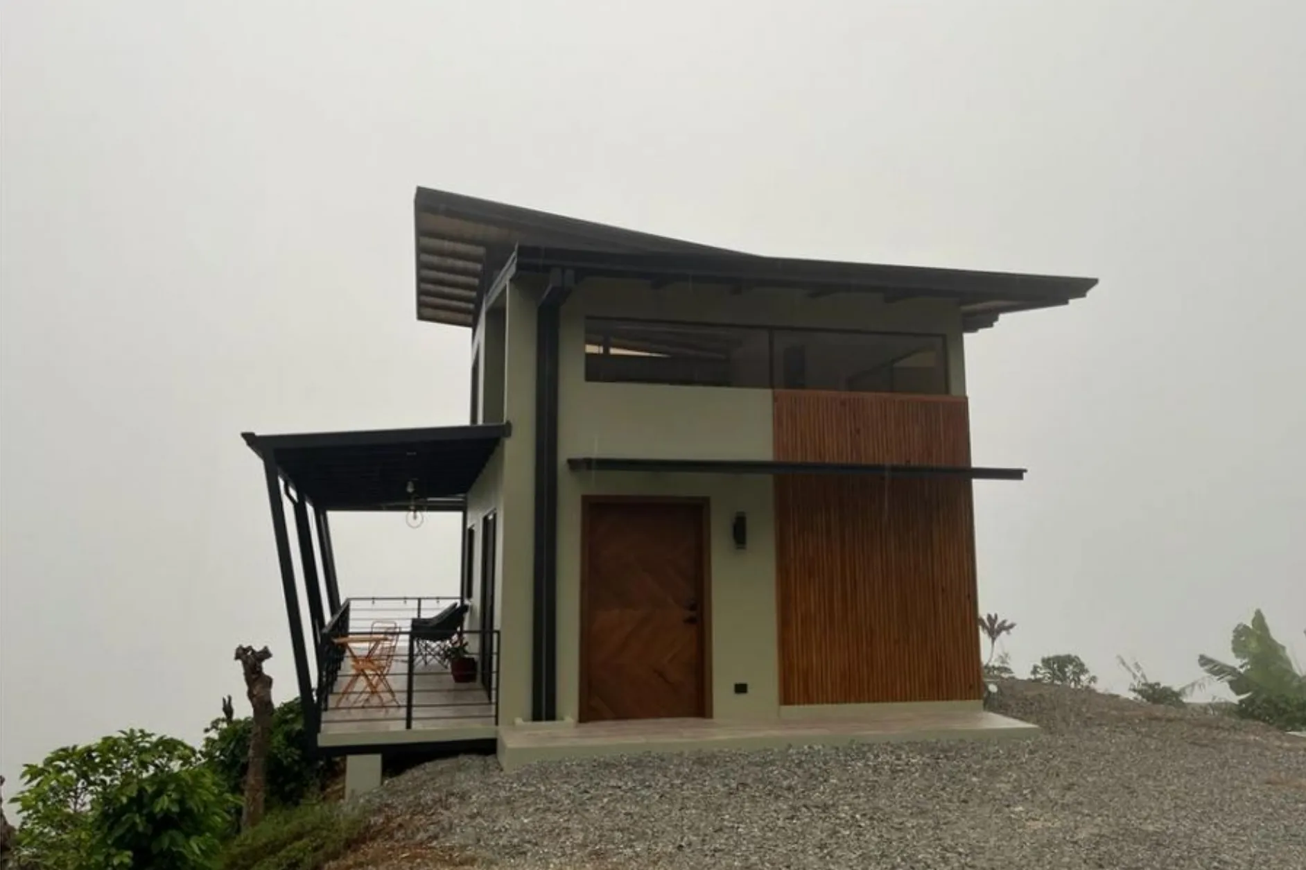 MODERN COUNTRY HOUSE WITH GUEST COTTAGE AMIDST A COFFEE PLANTATION - image 9