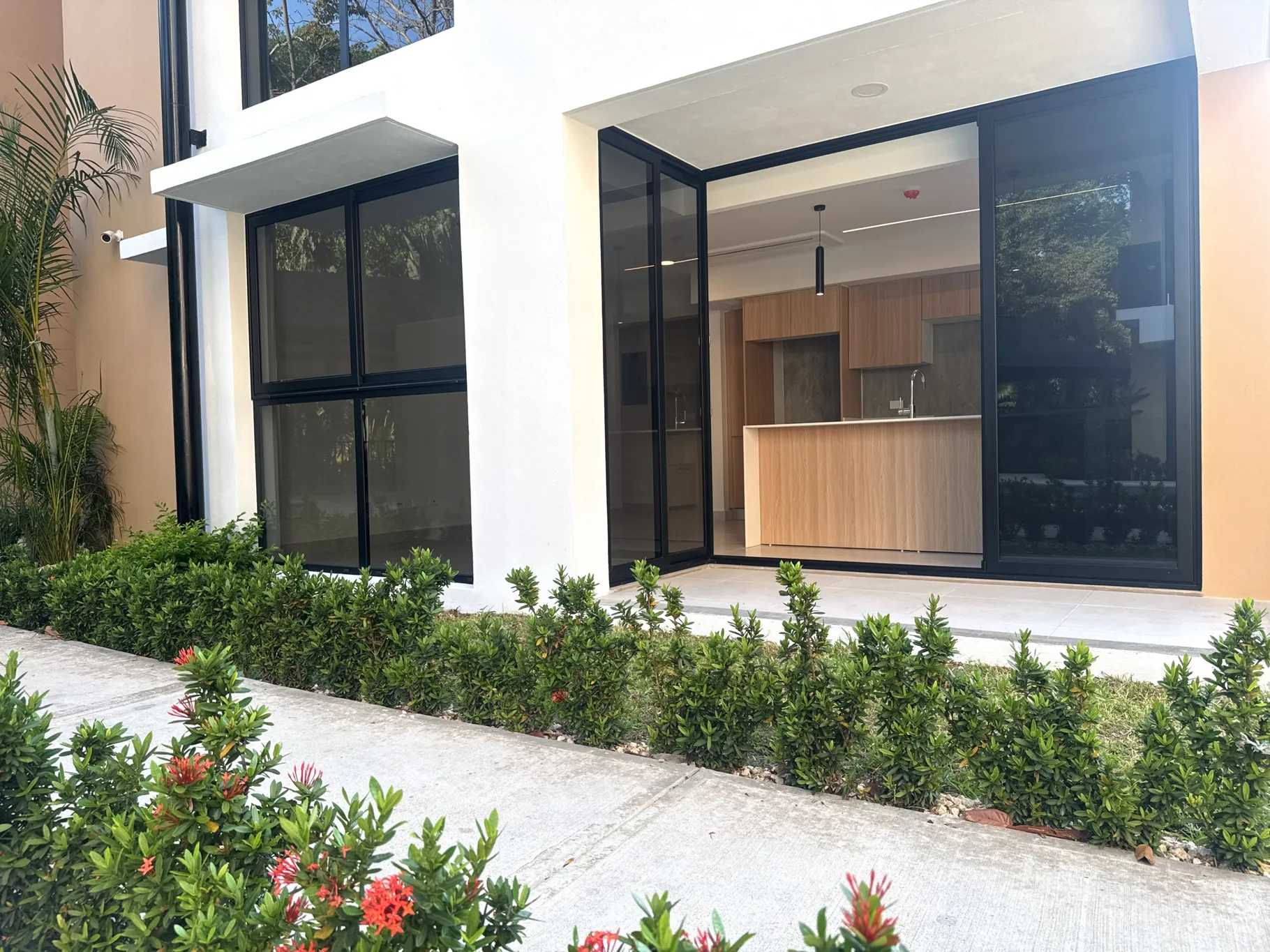 Apartment with pool view in Torres del Mar in Jaco - image 4