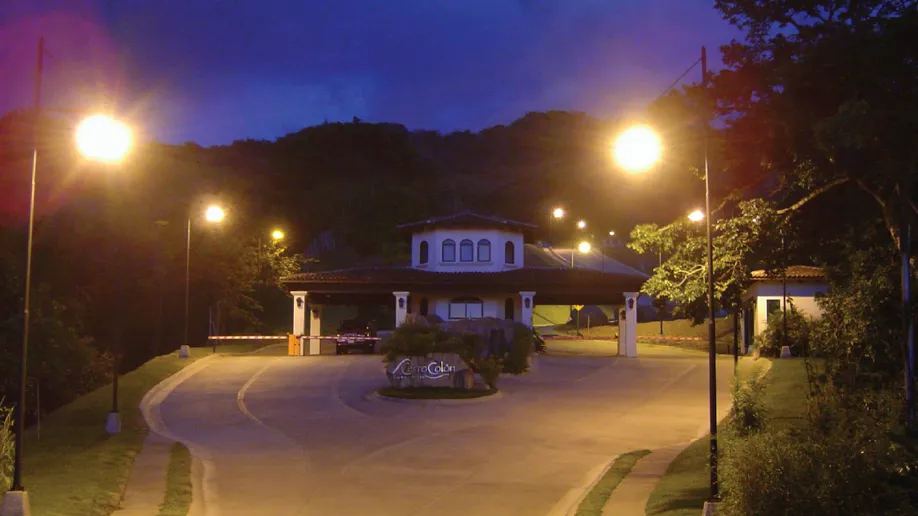 Sale / Impressive Lot in the Cerro Condominium, Ciudad, San Jose - image 4