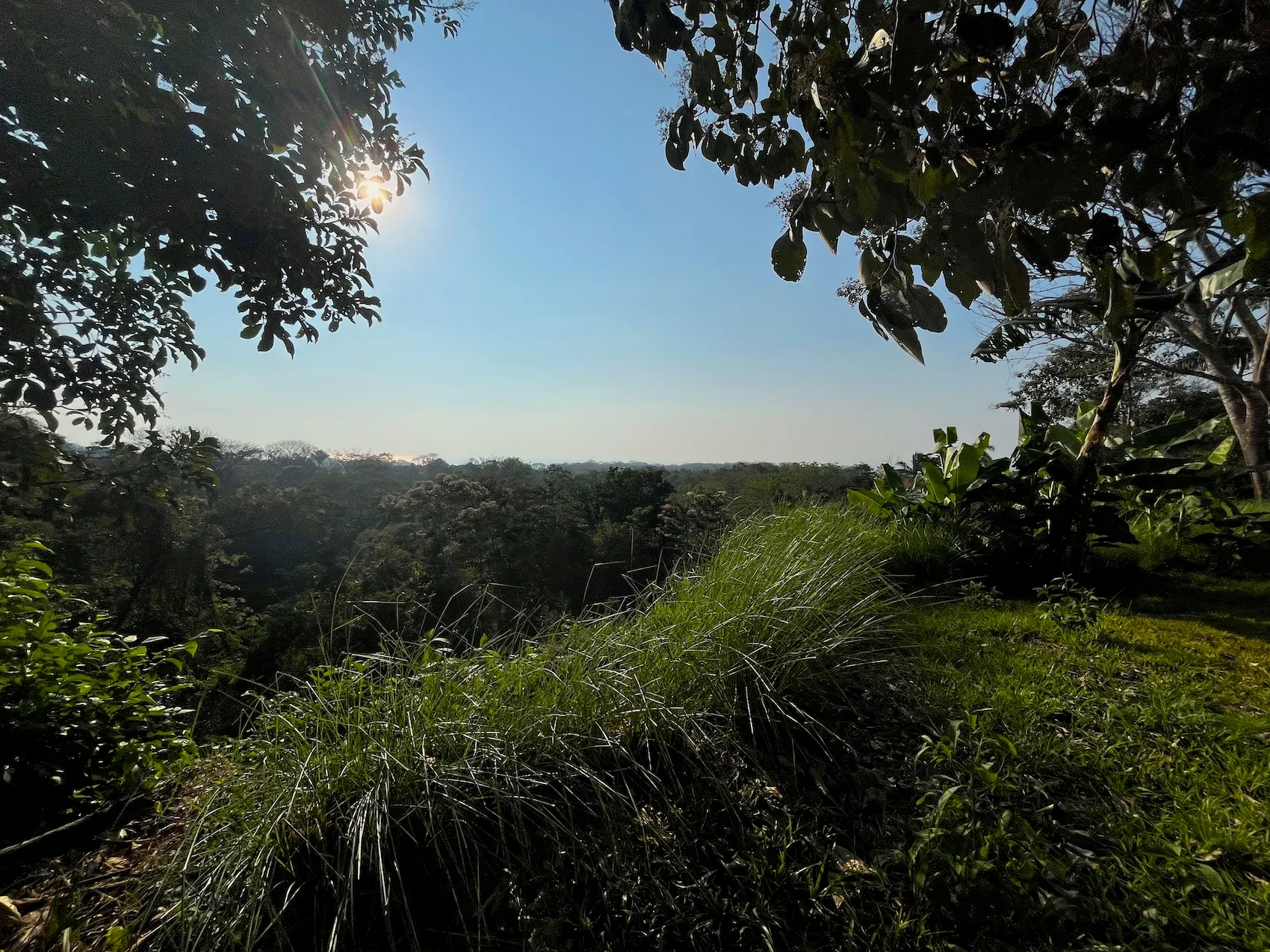 6,300m² Lot with Beautiful Valley, Ocean & Sunset Views Near Playa Hermosa - image 4