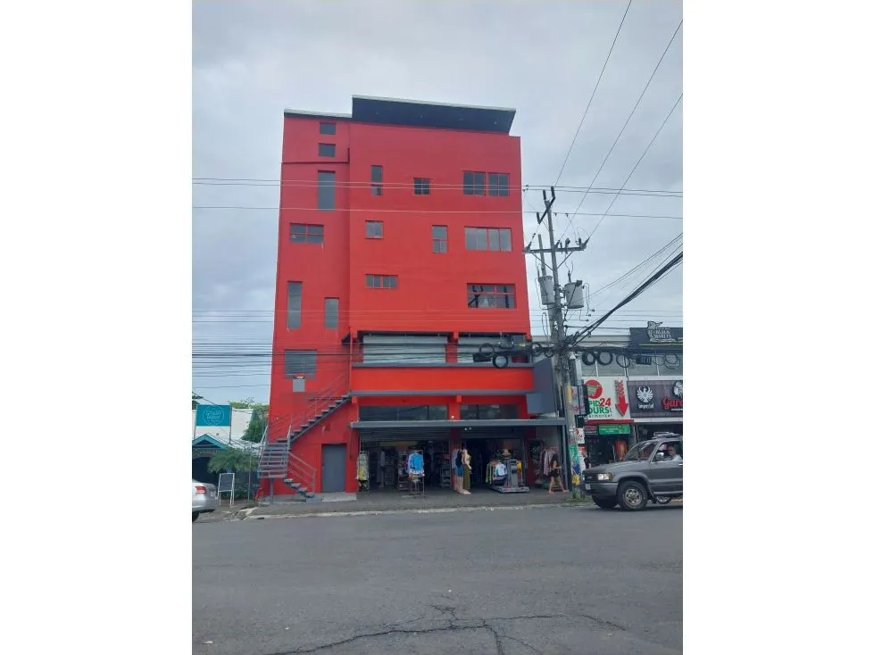 Attractive Building with Great Potential for Investors - image 2