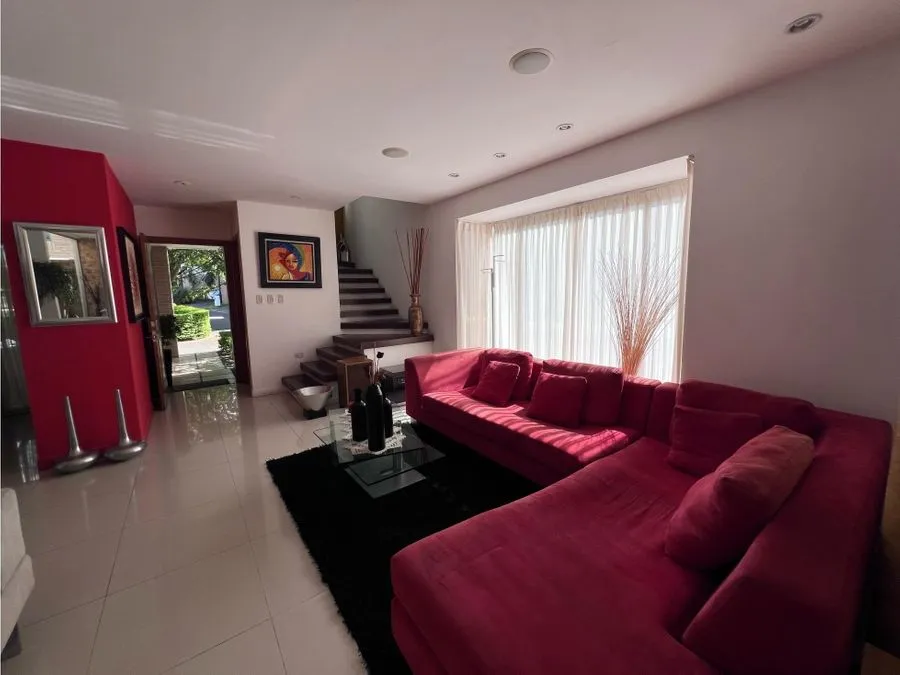 Selling a Beautiful Condominium in Santa Ana Centro - image 3