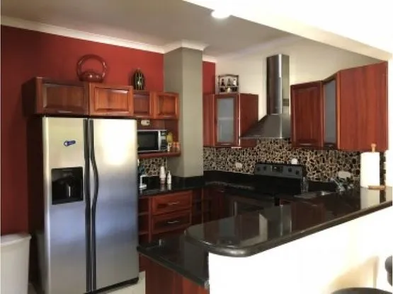 Fully furnished Condo, Riverside - image 4