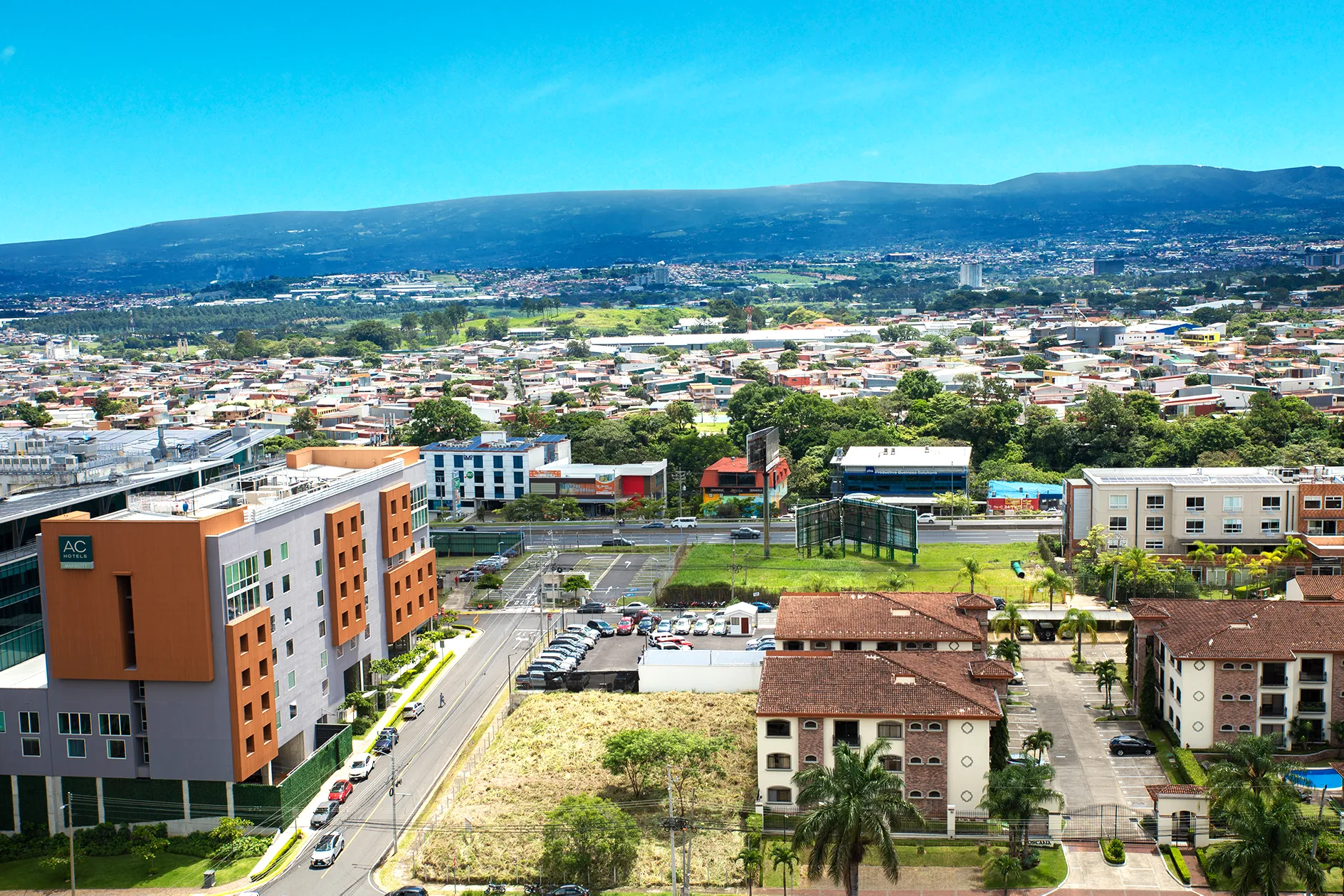 Penthouse for Sale in Central Park Condominium, Escazú - image 11