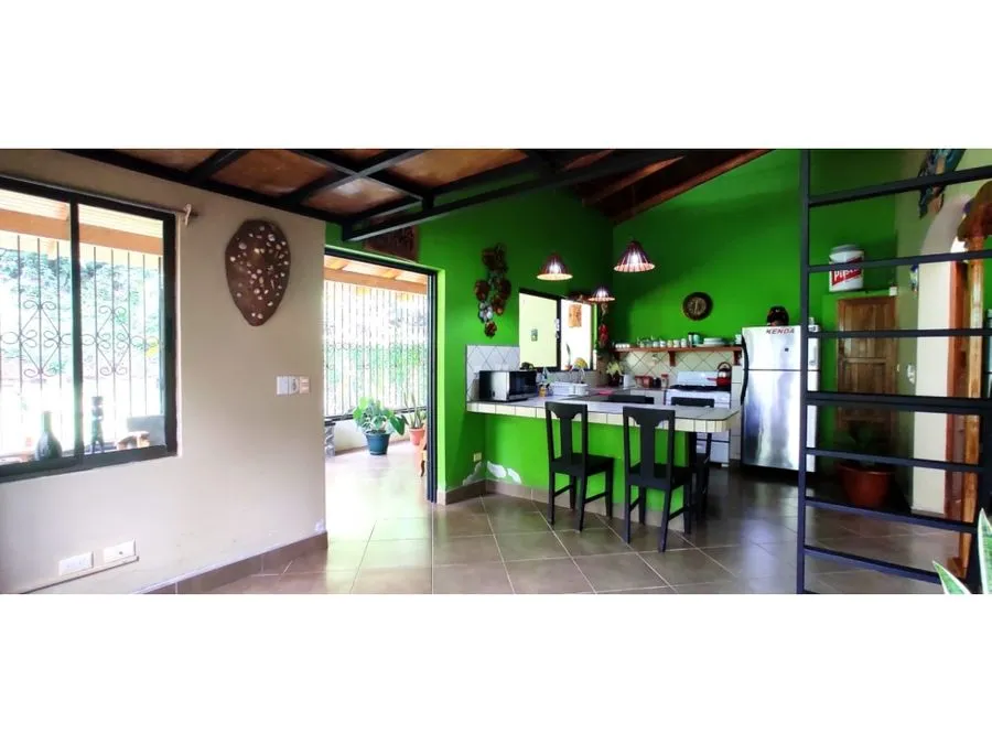 Beautiful House and a very nice and quiet area - image 10