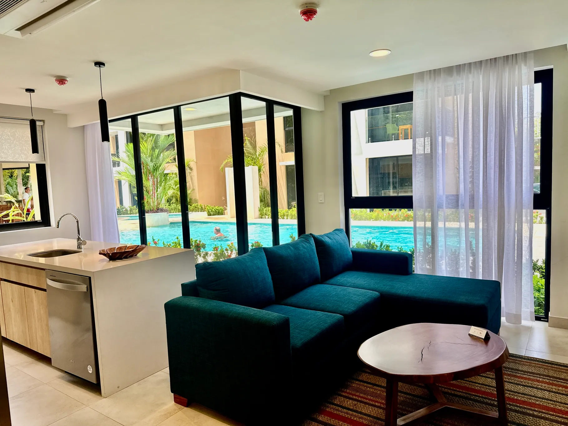  Apartment With Pool View at Torres Del Mar - image 12