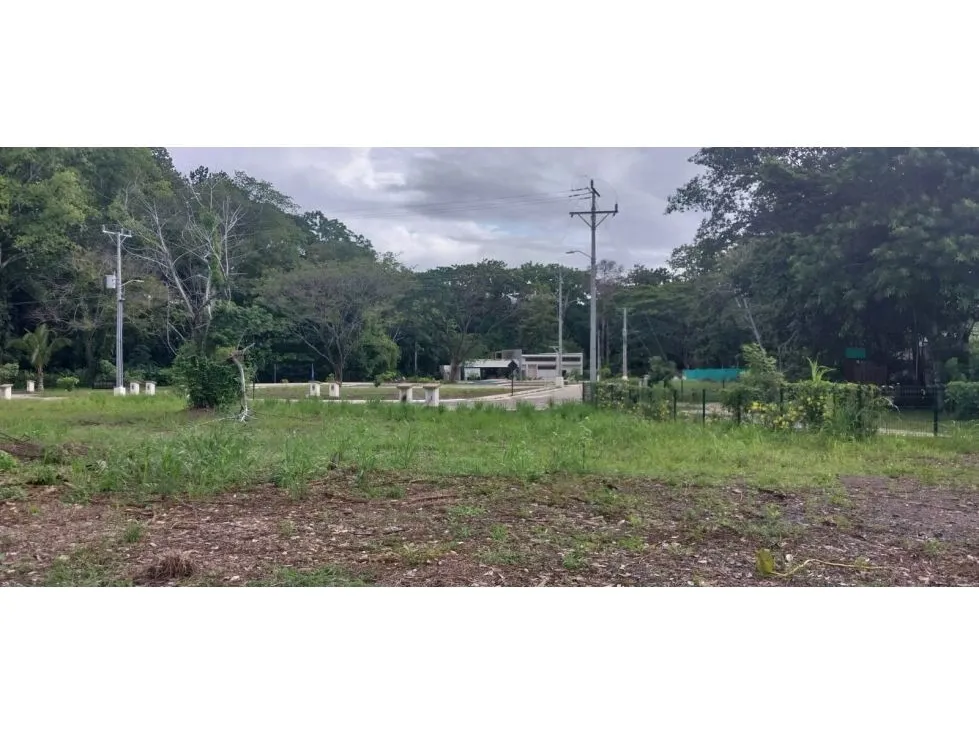  Lot Of Land On Exclusive Beach Condominuim - image 2