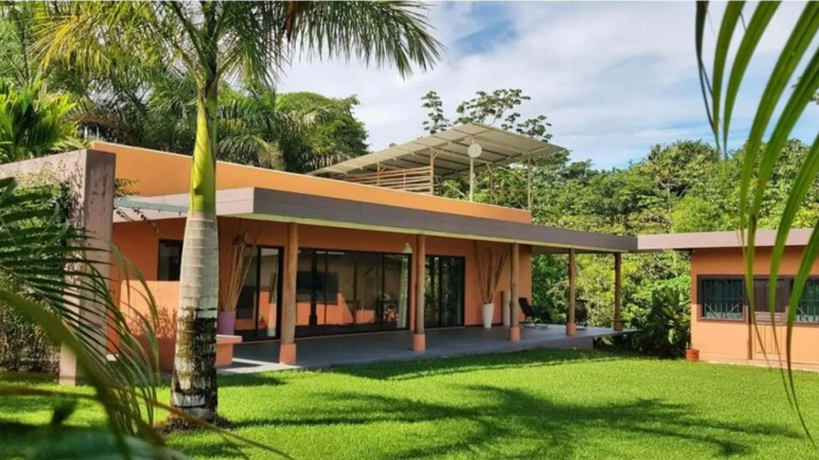 PARADISE GETAWAY HOUSE IN PUERTO JIMENEZ, COSTA RICA - image 1