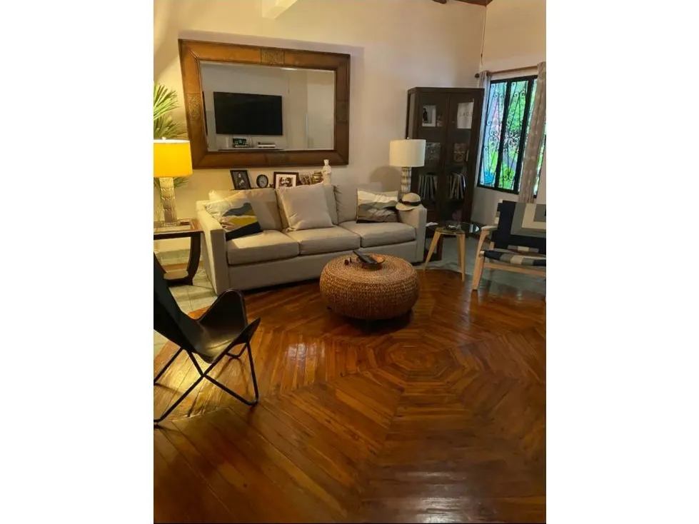 Charming 3-Bedroom House With An Incredible Pool - image 11