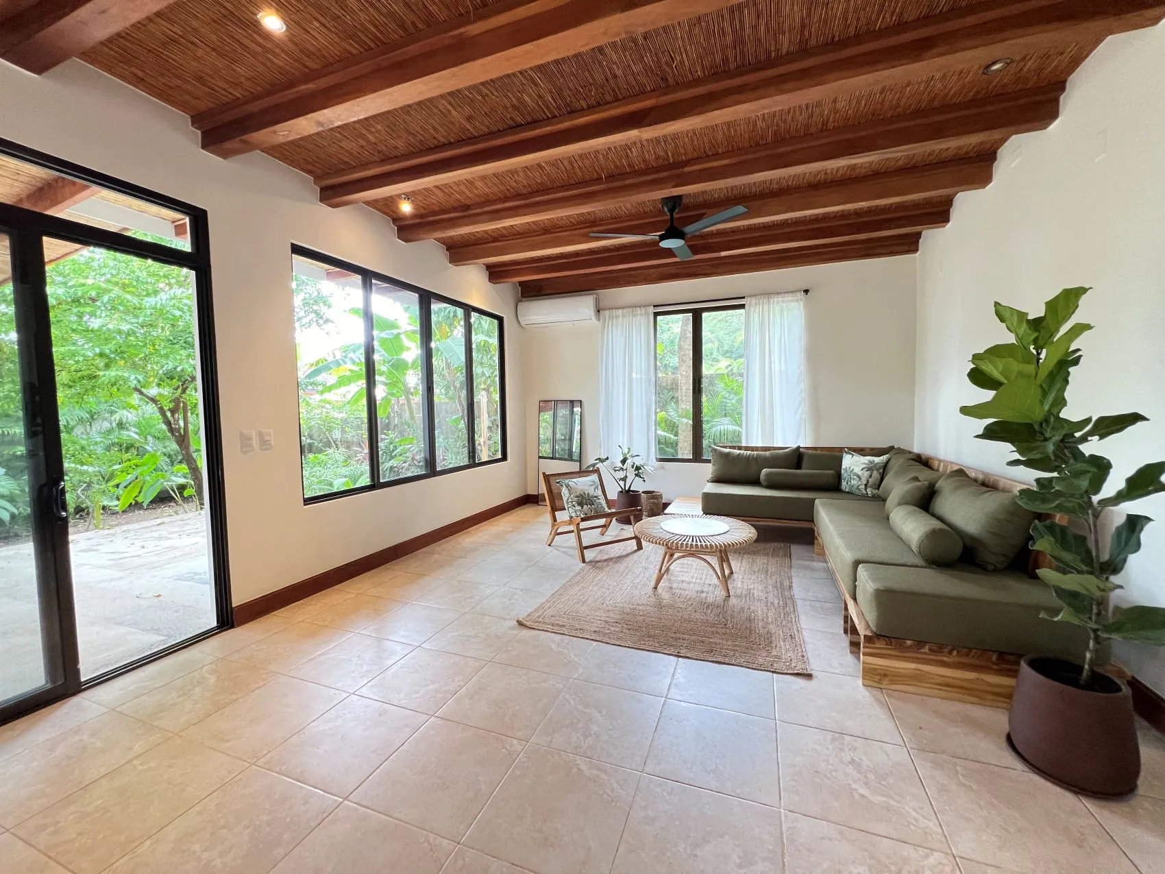3 Bedroom Beach house foot steps from Playa Hermosa Santa Teresa - image 5