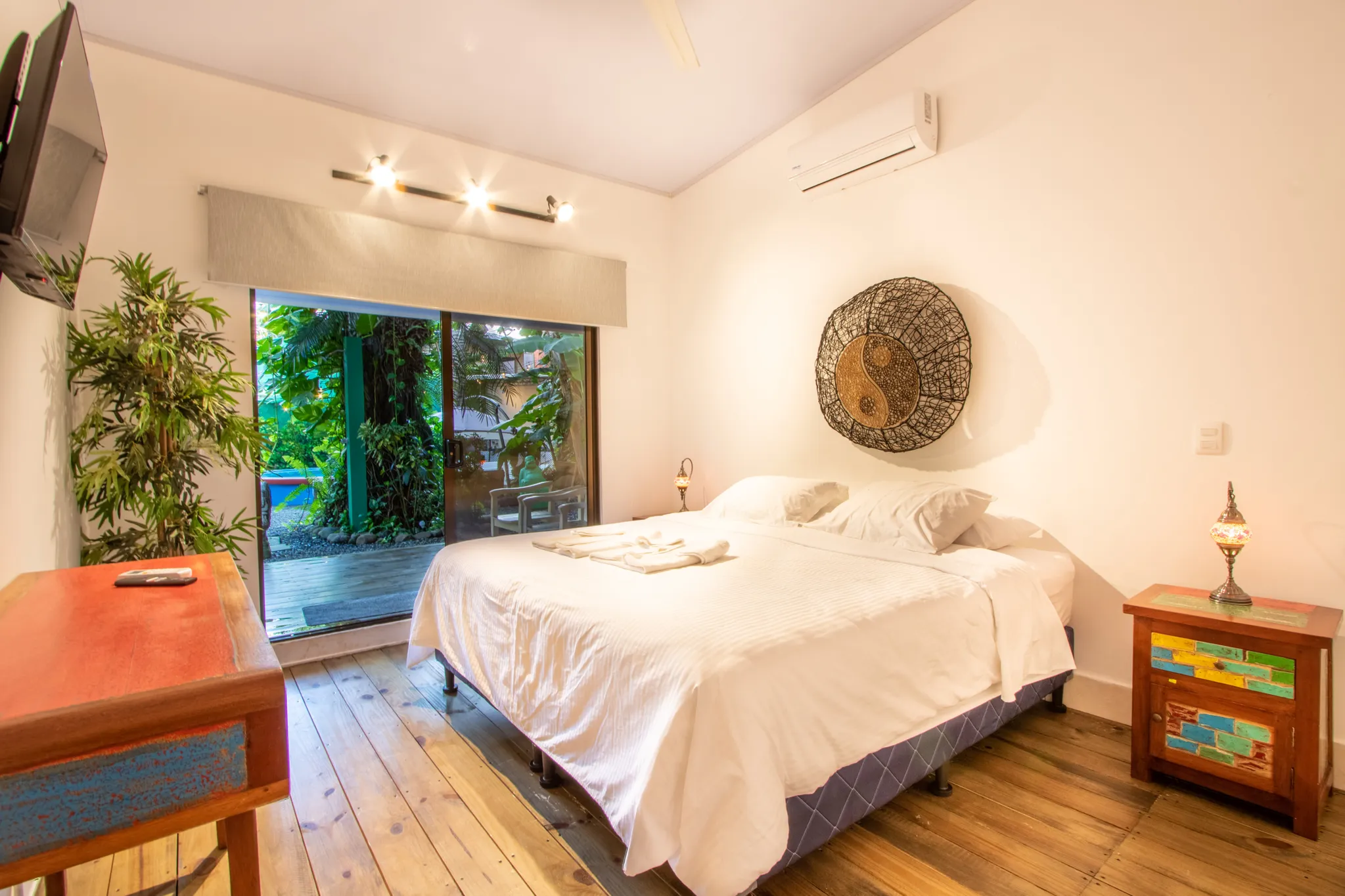 Budha House, Your Hotel and Comercial in the Heart of Jaco Main Street - image 12