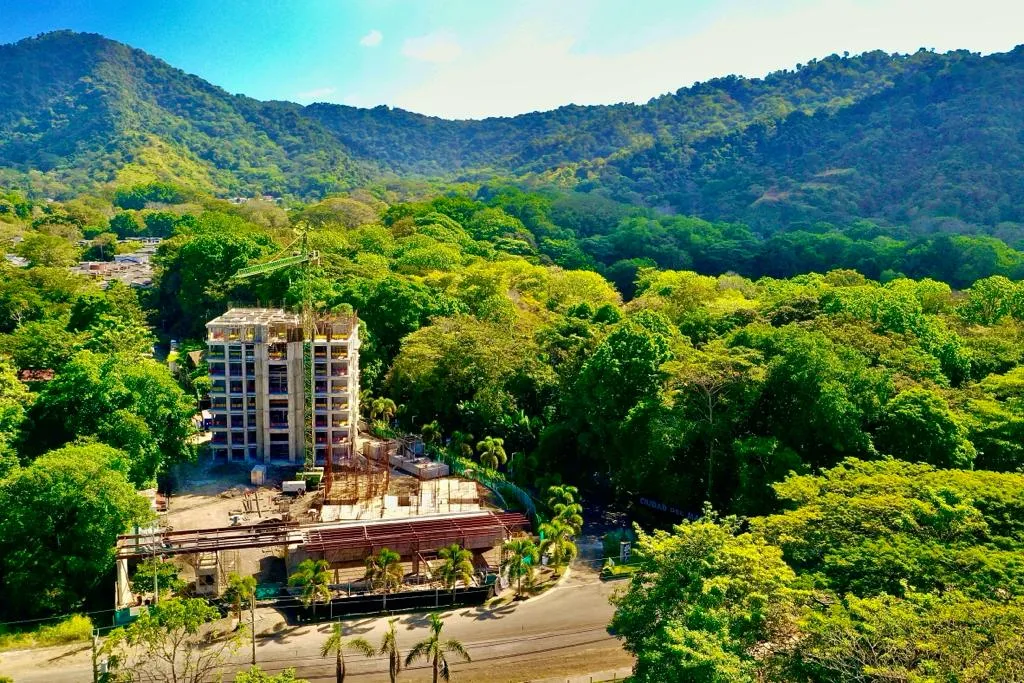 Torres del Mar, Condominuin - image 9