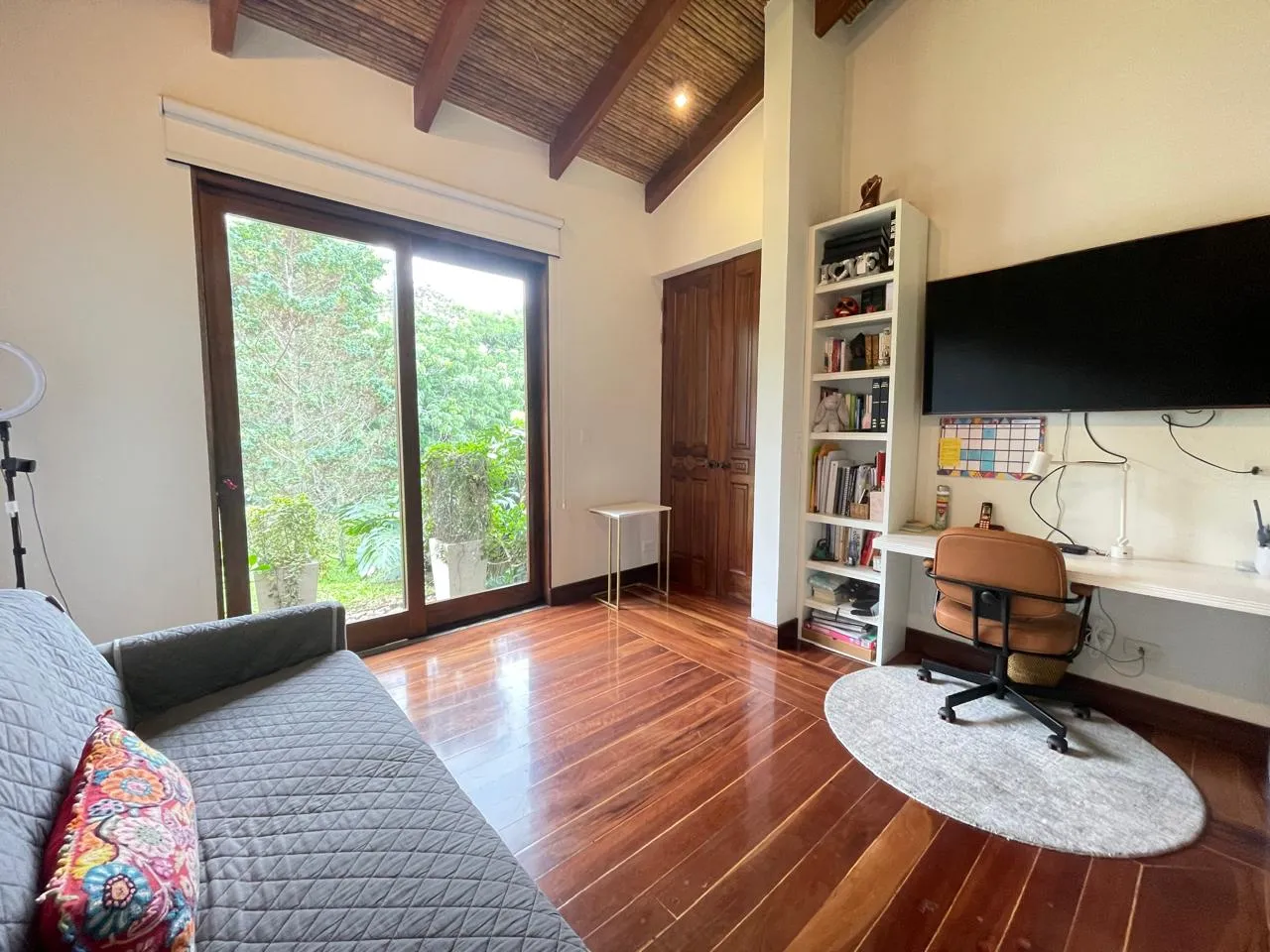 For Sale: House with Spectacular Views in Santa Ana - image 4