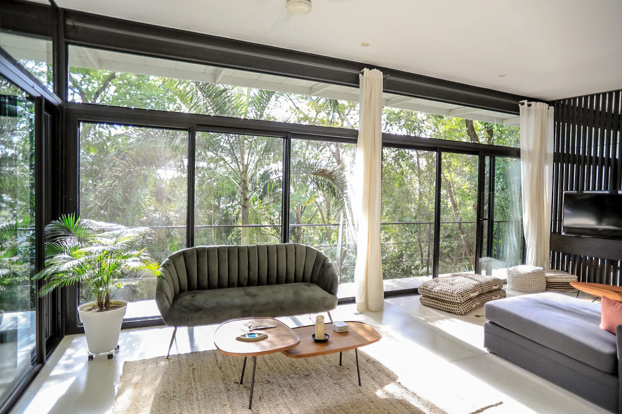 Lovely two bedroom house minutes from Hermosa Beach with pool - image 7