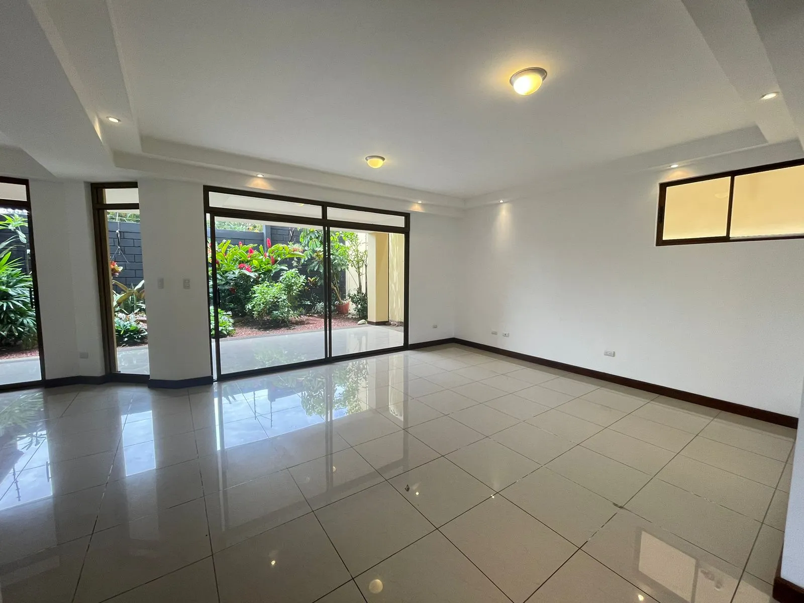 For Sale: Residencial House in Santa Ana - image 5