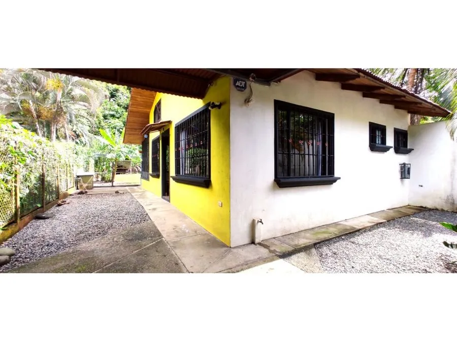 Beautiful House and a very nice and quiet area - image 3