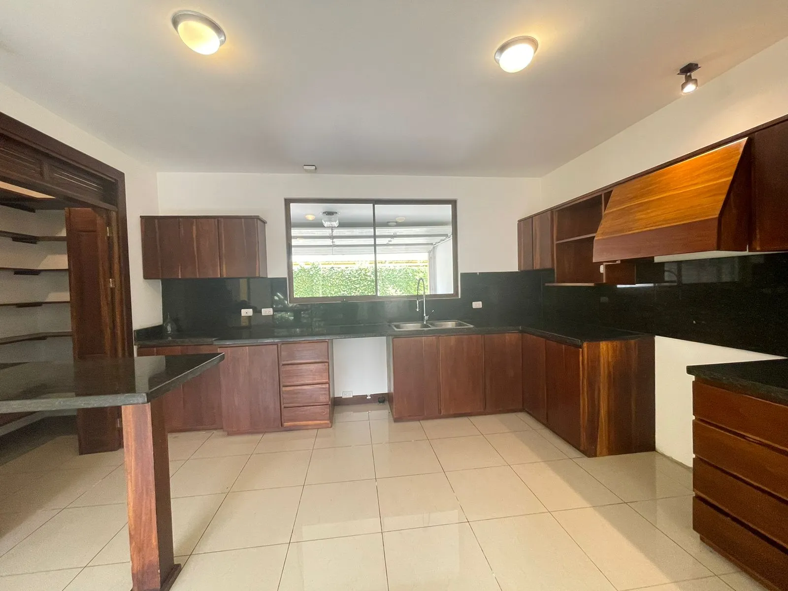 For Sale: Residencial House in Santa Ana - image 9