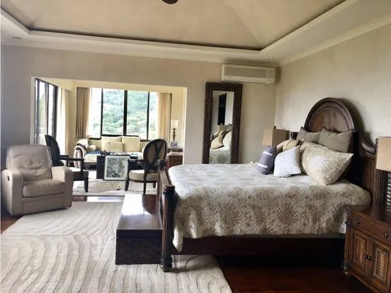 Luxury  4-Bed House in San Antonio de Escazú with Sprawling Gardens and Mountains Views - image 12