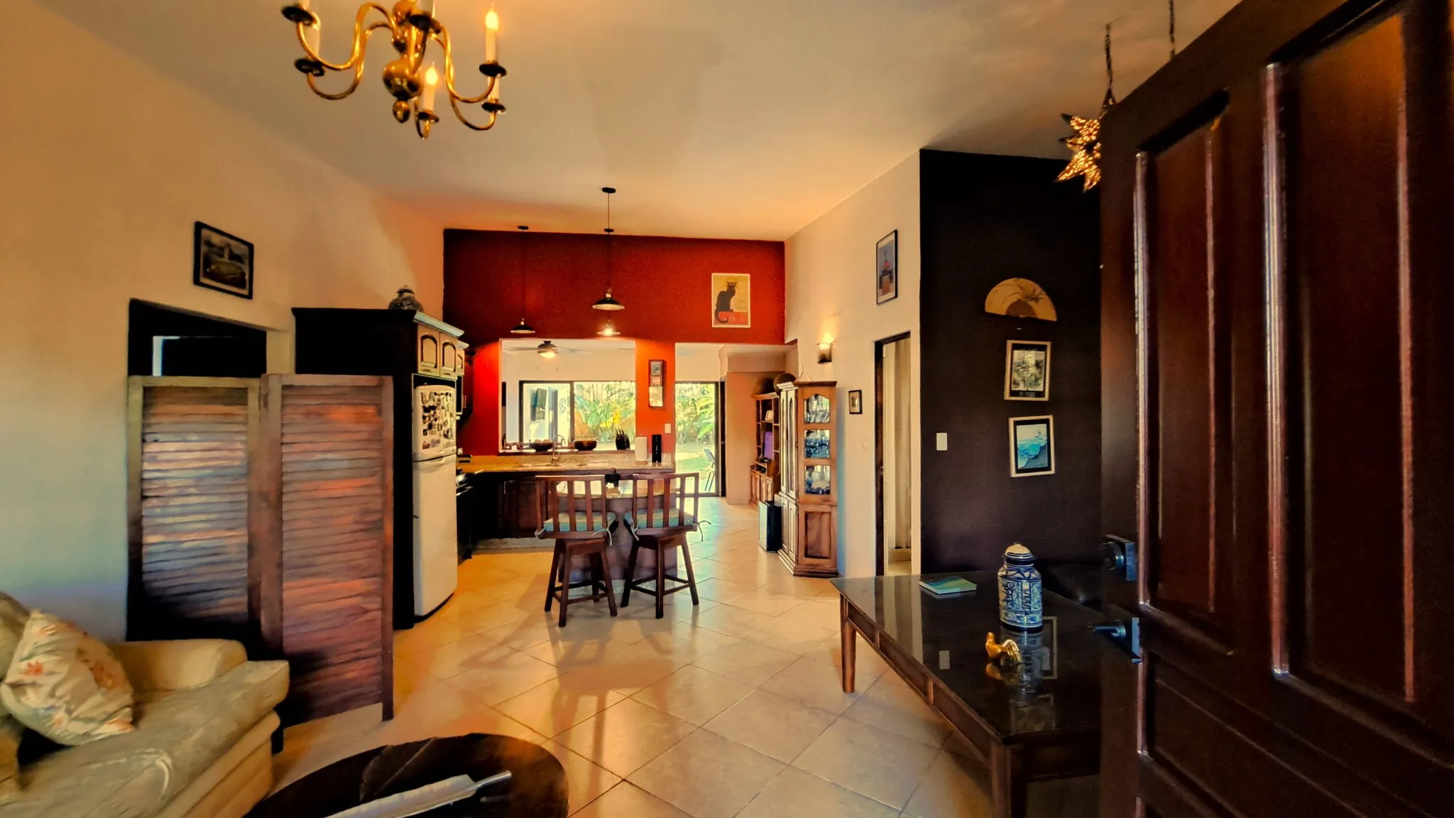 4-bedroom Detached Home with large Backyard near downtown Jacó - image 9
