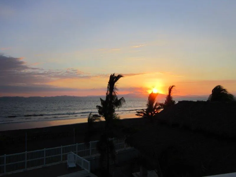 Sale / Beach Front Hotel, El Cocal, Puntarenas - image 6