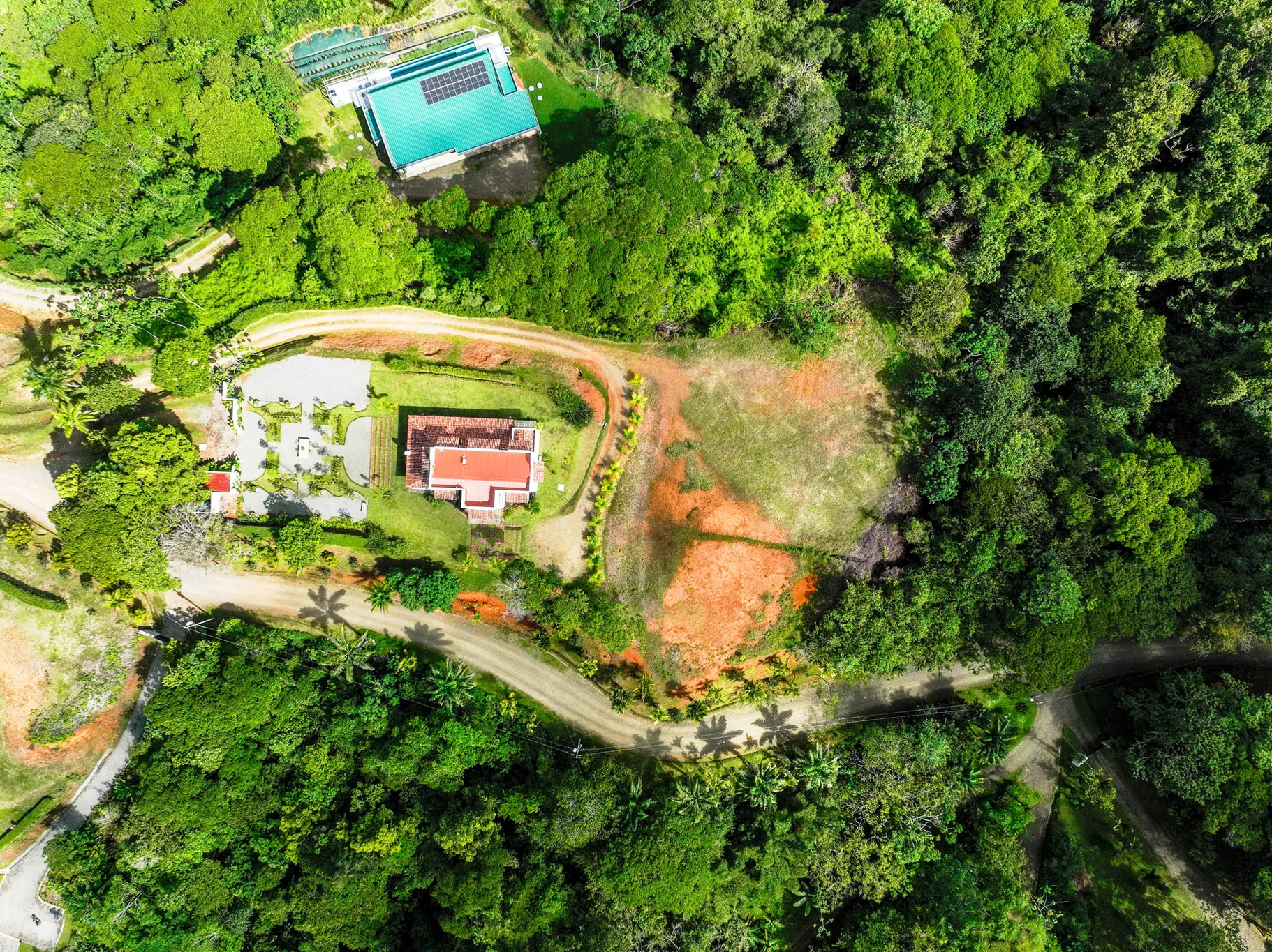 CASA CONSTRUIDA A MEDIDA CON 2 LOTES EN DOMINICAL, COSTA RICA - image 6