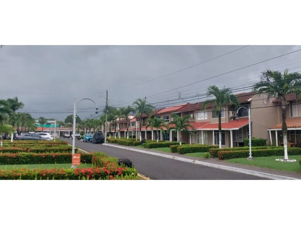 House On Tropical Condominiums. Just 100mts From The Beach - image 3