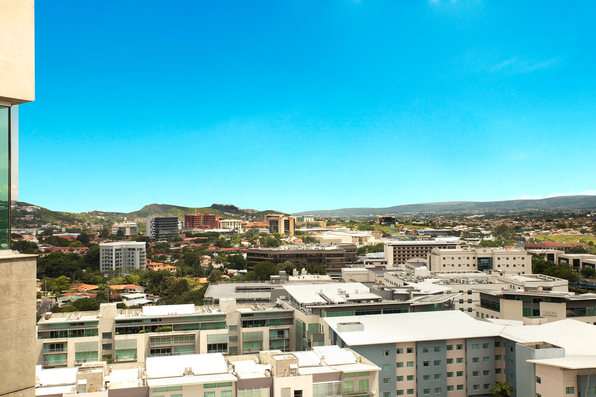 Penthouse for Sale in Central Park Condominium, Escazú - image 9