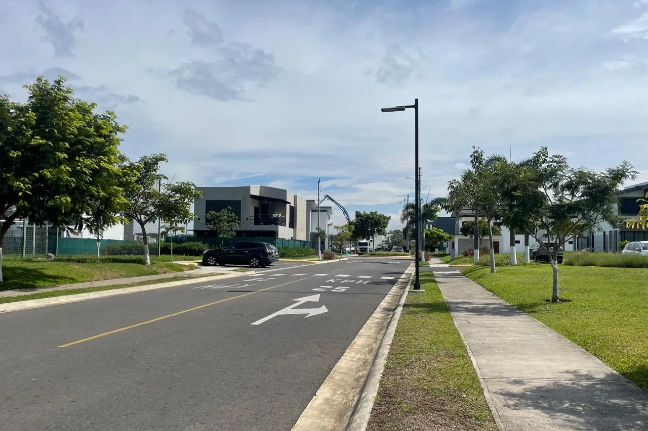 SALE/BEAUTIFUL LOTS IN CONDOMINIUM, SAN RAFAEL , ALAJUELA - image 4