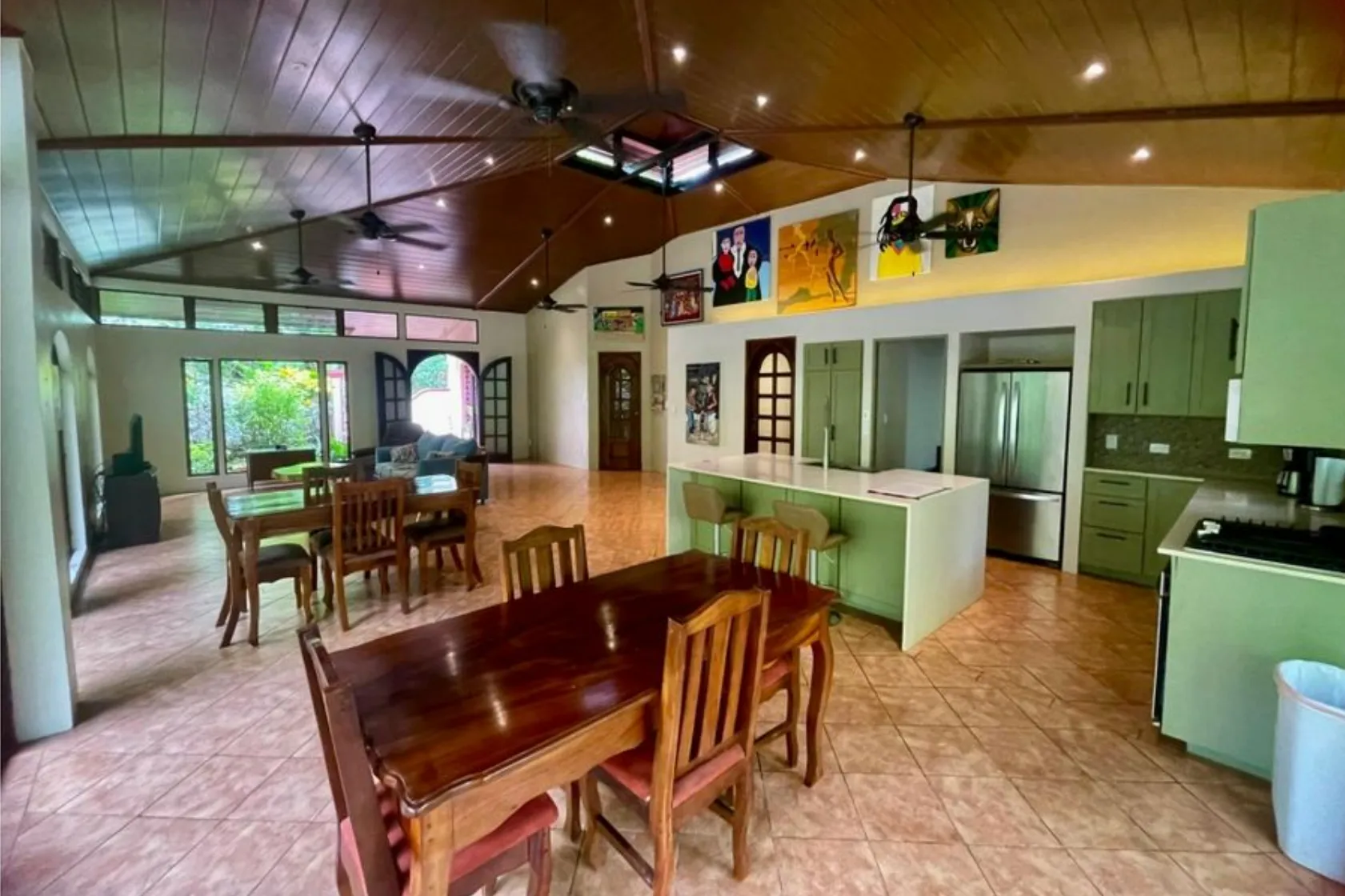 ELEGANT TUSCAN-STYLE HOUSE WITH SWIMMING POOL IN OJOCHAL, COSTA RICA - image 3